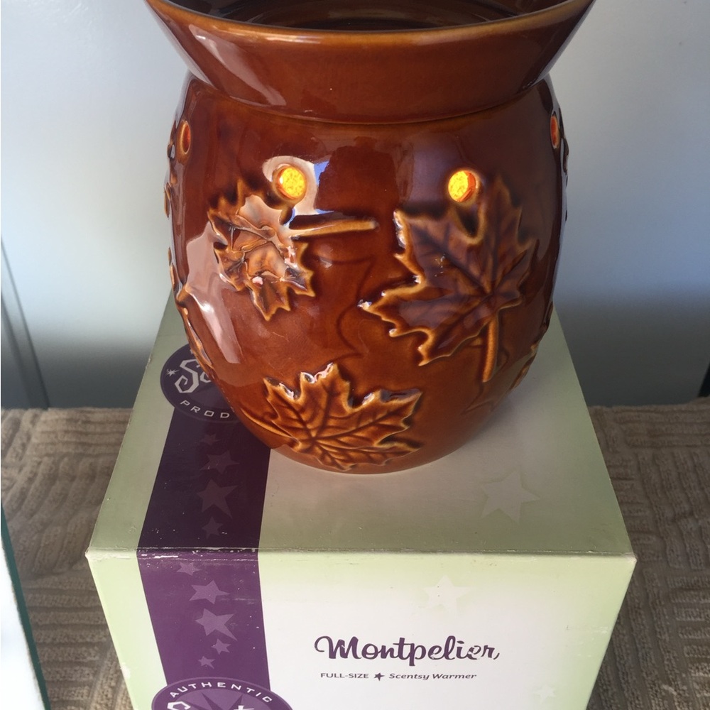 Scentsy Montpelier Autumn Leaf Warmer - Retired